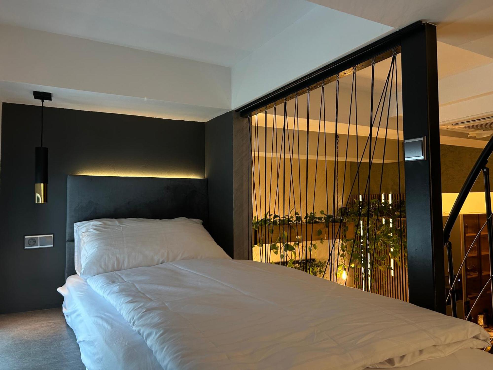Leo Apartment Suite & Private Spa Zone - Old City Bratislava Exterior foto