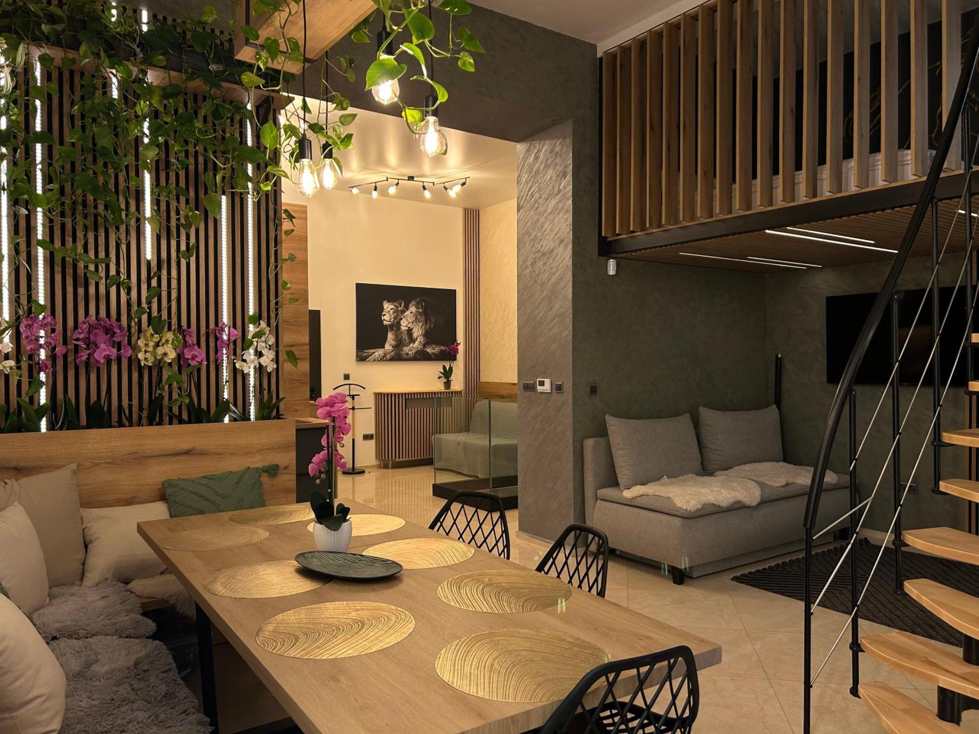 Leo Apartment Suite & Private Spa Zone - Old City Bratislava Exterior foto