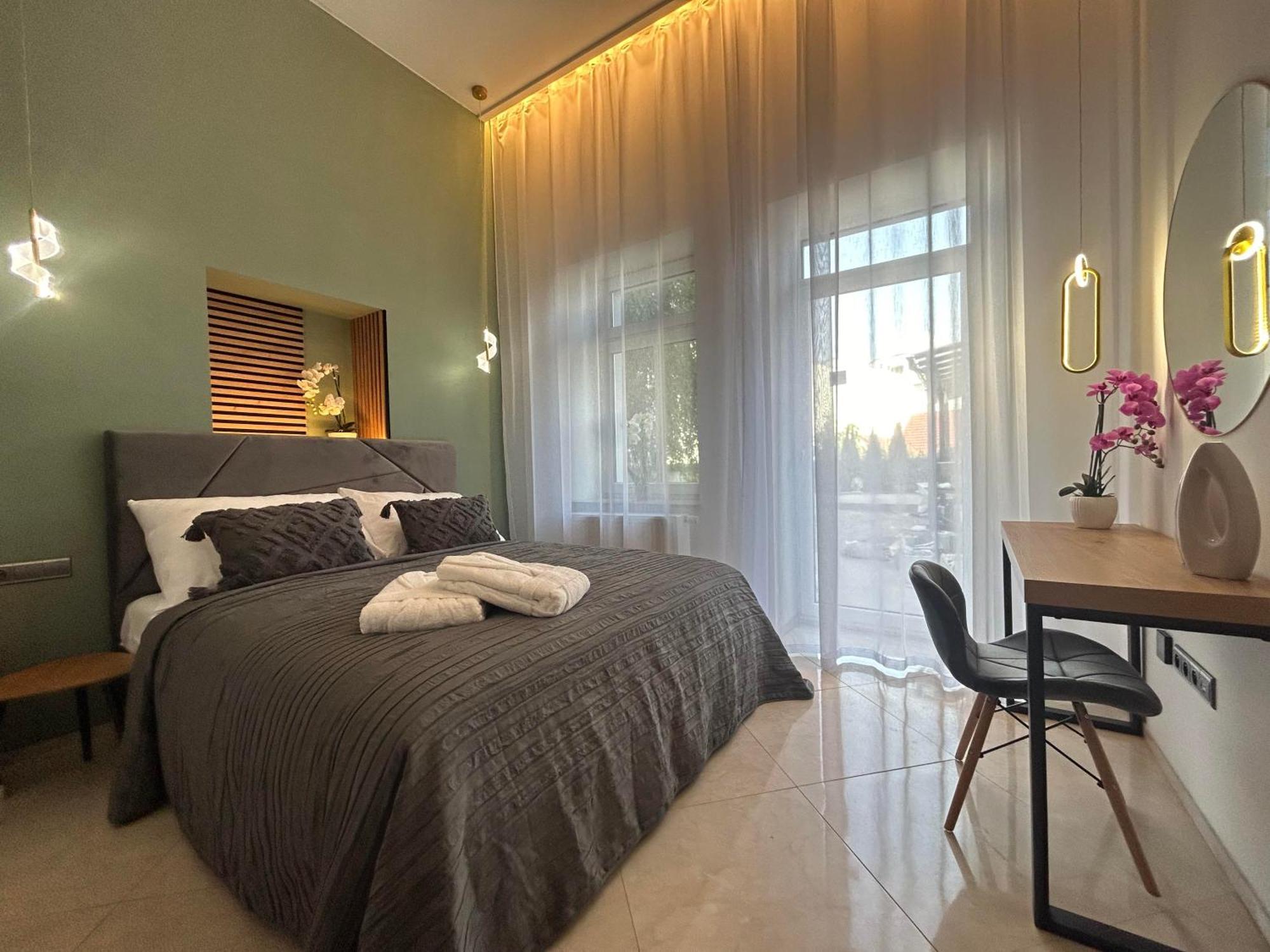 Leo Apartment Suite & Private Spa Zone - Old City Bratislava Exterior foto