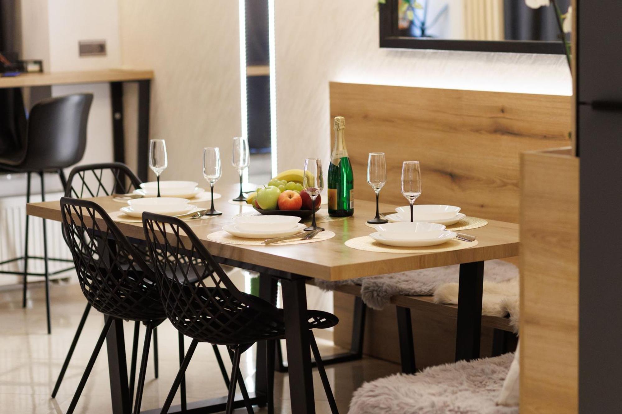 Leo Apartment Suite & Private Spa Zone - Old City Bratislava Exterior foto
