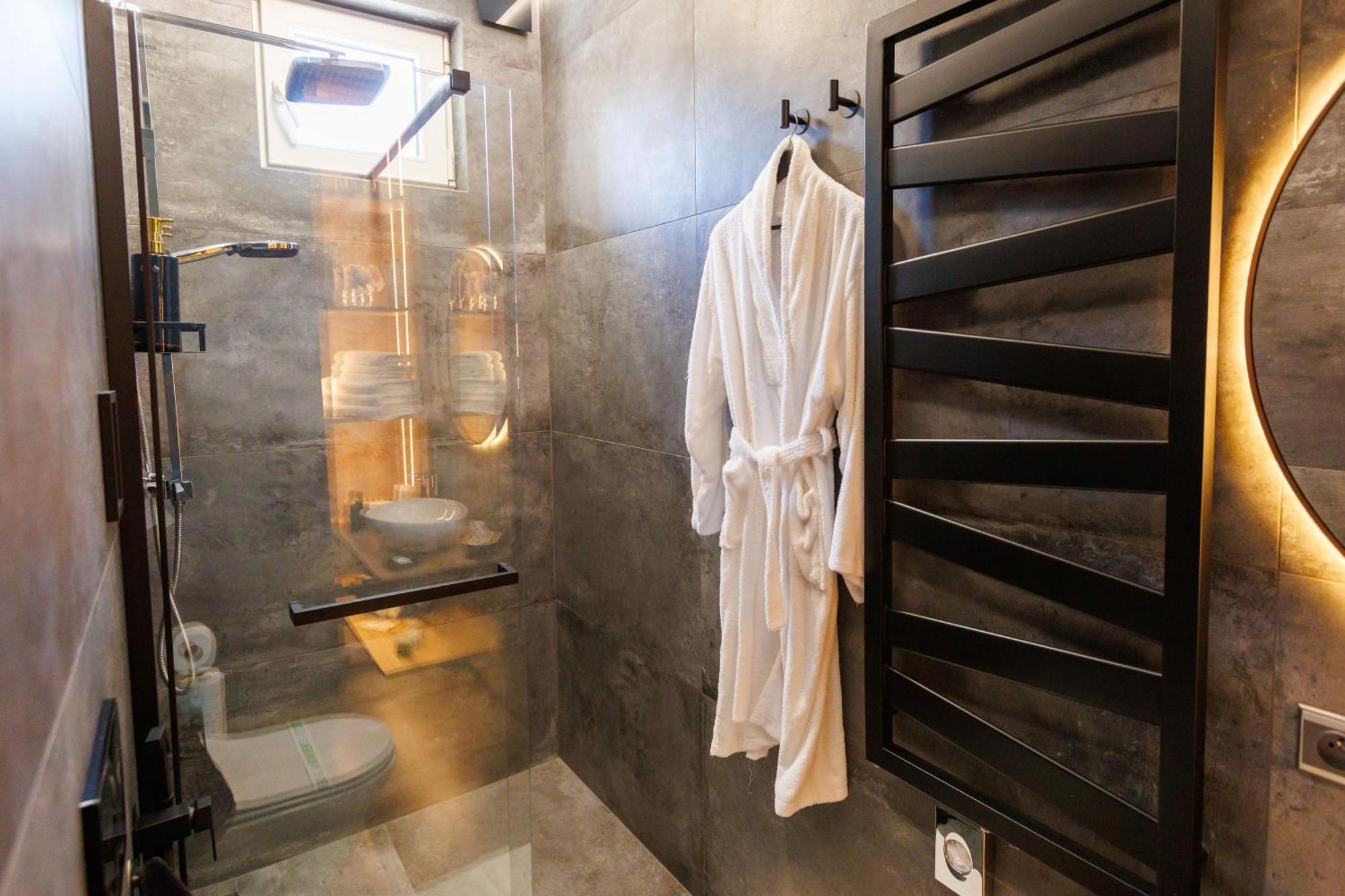 Leo Apartment Suite & Private Spa Zone - Old City Bratislava Exterior foto