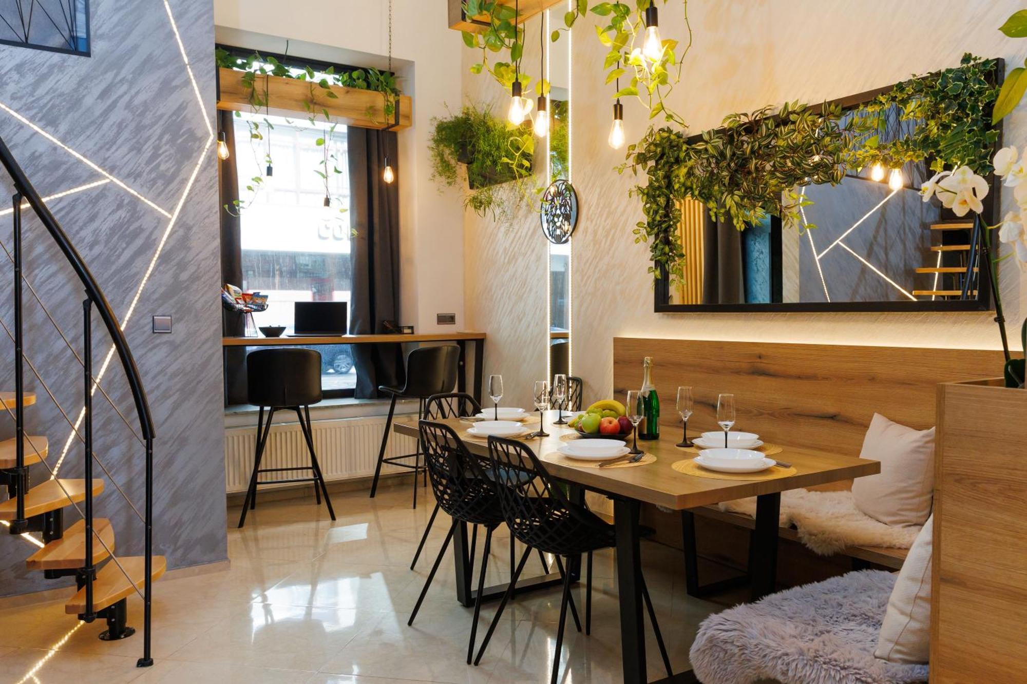 Leo Apartment Suite & Private Spa Zone - Old City Bratislava Exterior foto