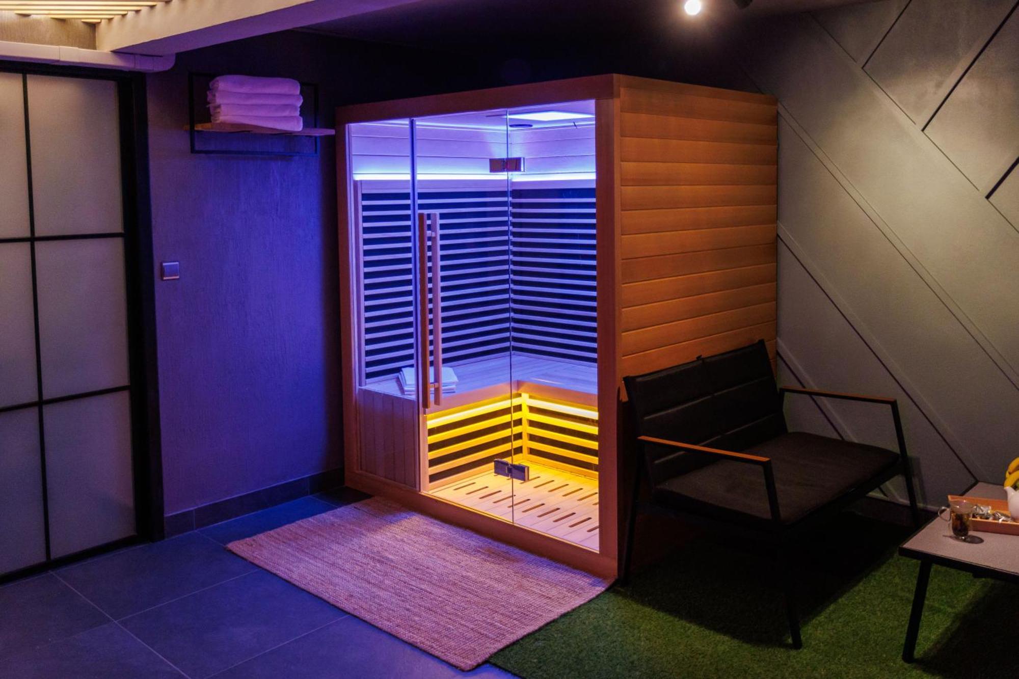 Leo Apartment Suite & Private Spa Zone - Old City Bratislava Exterior foto