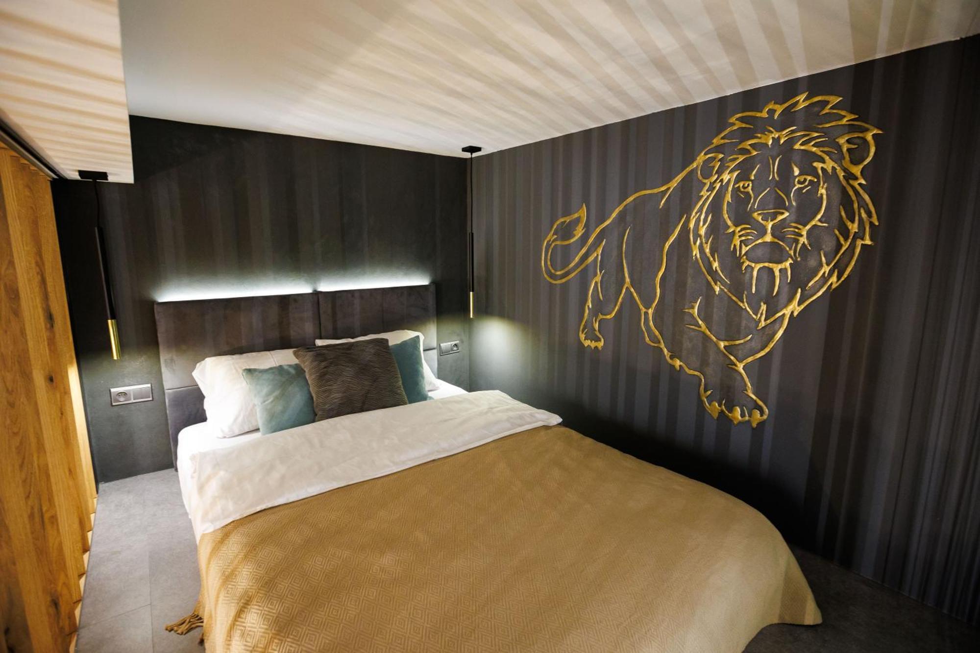 Leo Apartment Suite & Private Spa Zone - Old City Bratislava Exterior foto