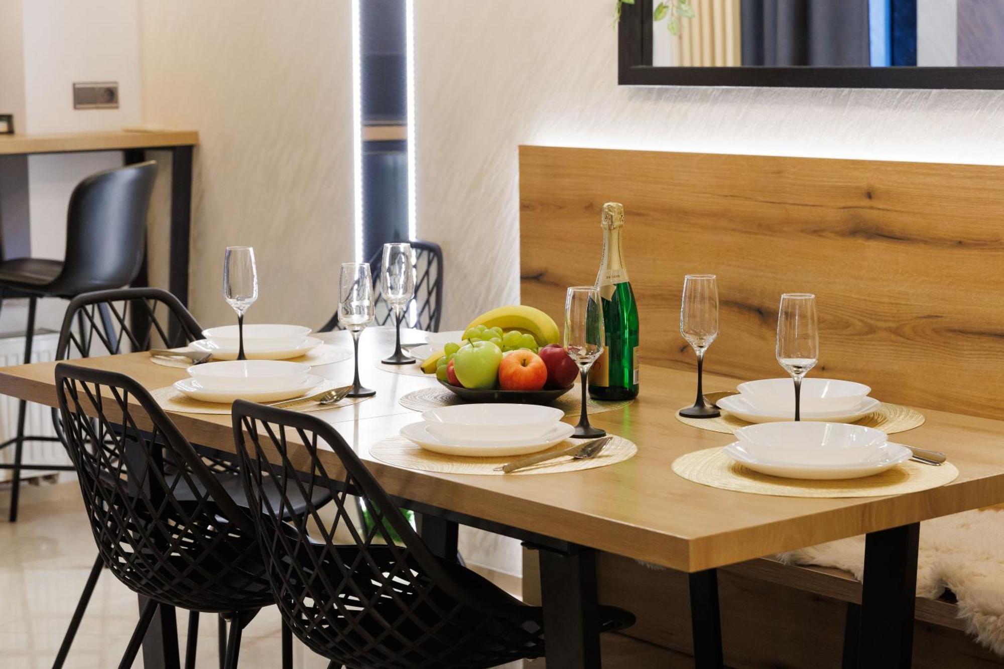 Leo Apartment Suite & Private Spa Zone - Old City Bratislava Exterior foto